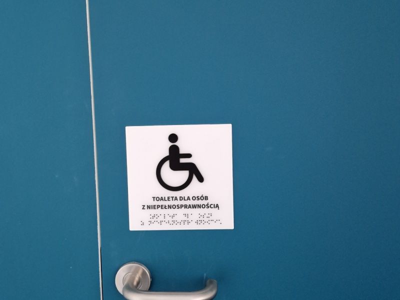 Tabliczka informacyjna z tworzywa PMMA w czarnym druku i w brajlu, z piktogramem Tabliczka informacyjna z tworzywa PMMA w czarnym druku i w brajlu, z piktogramem