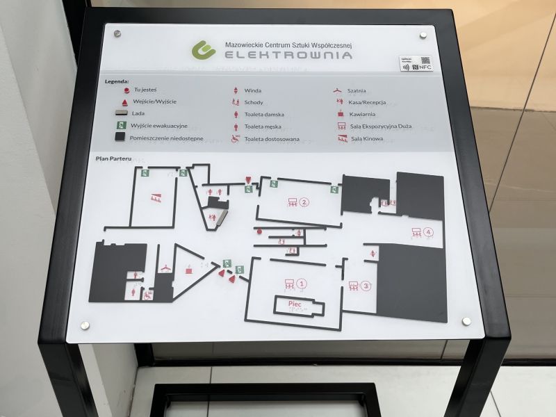 Tyflograficzny plan informacyjny parteru widok z bliska  Tyflograficzny plan informacyjny parteru widok z bliska