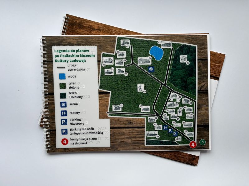 Wewnętrzne karty przewodnika po muzeum z termoformą Wewnętrzne karty przewodnika po muzeum z termoformą