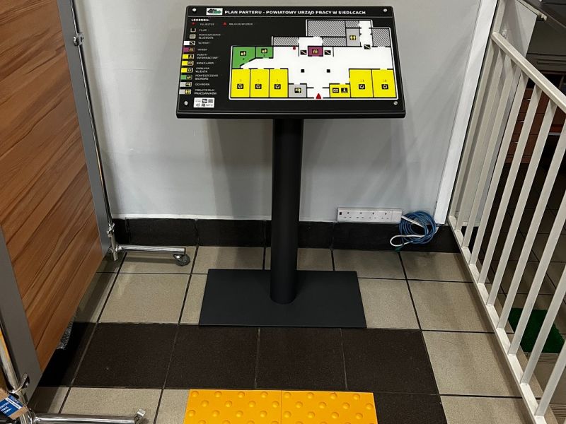 Dotykowy plan informacyjny z polem uwagi Dotykowy plan informacyjny z polem uwagi