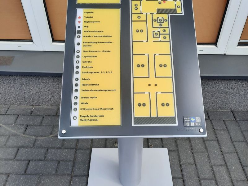 Dotykowy plan informacyjny w budynku Sądu Rejonowego w Radzyniu Podlaskim ze znacznikiem YorWay Beacon i z kodem NFC Dotykowy plan informacyjny w budynku Sądu Rejonowego w Radzyniu Podlaskim ze znacznikiem YorWay Beacon i z kodem NFC