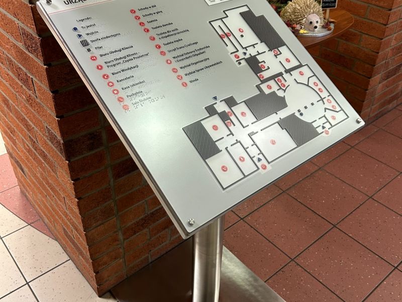 Tyflograficzny  plan informacyjny ze znacznikami YourWay Beacon i NFC na zlecenie Urzędu Miasta Bieruń Tyflograficzny  plan informacyjny ze znacznikami YourWay Beacon i NFC na zlecenie Urzędu Miasta Bieruń