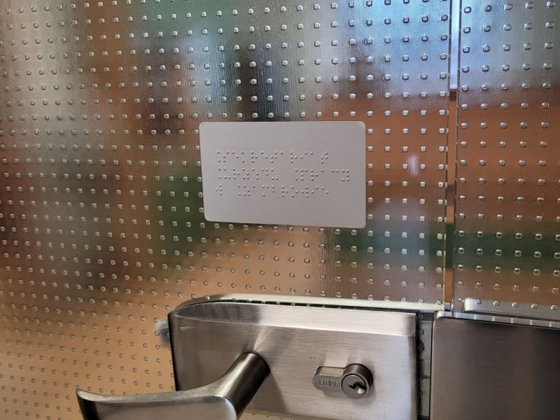 tabliczka informacyjna w brajlu tabliczka informacyjna w brajlu