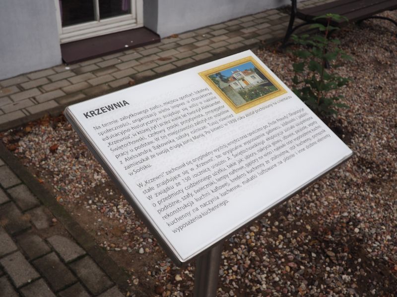 tabliczka informacyjna z brajlowskim i czarnodrukowym opisem oraz rycinami obiektu muzealnego  tabliczka informacyjna z brajlowskim i czarnodrukowym opisem oraz rycinami obiektu muzealnego