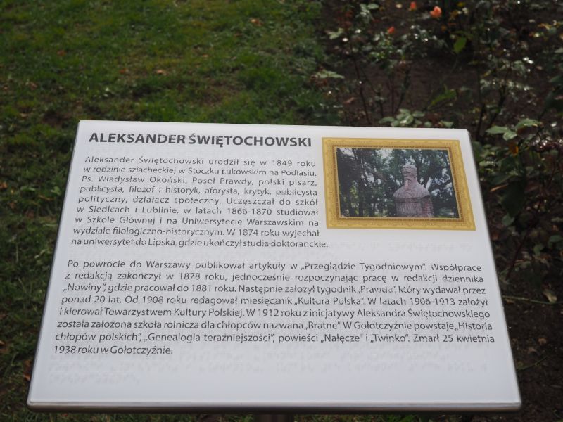 tabliczka informacyjna z brajlowskim i czarnodrukowym opisem oraz rycinami obiektu muzealnego  tabliczka informacyjna z brajlowskim i czarnodrukowym opisem oraz rycinami obiektu muzealnego