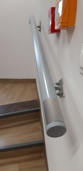 metalowa tabliczka brajlowska na poręcz schodów   metalowa tabliczka brajlowska na poręcz schodów