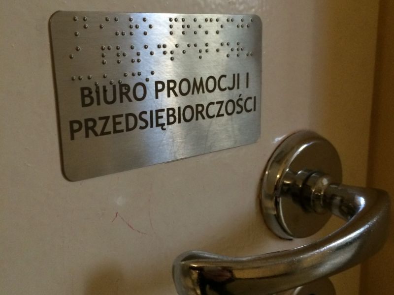 brajlowska, metalowa Tabliczka informacyjna  brajlowska, metalowa Tabliczka informacyjna